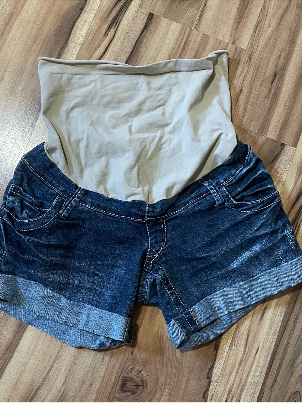 Y2K WallFlower Maternity Cuffed Denim Jean Shorts Over The Bump Size XS